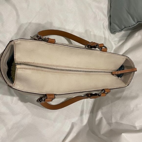 Coach Large Pebbled Leather Tote in Cream with Silvertone Hardware and Side Pock - Picture 2 of 12